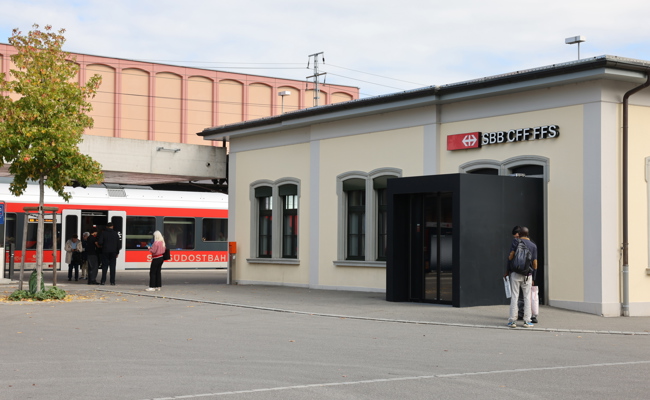 SVP Ortspartei fordert den Erhalt des Reisezentrums