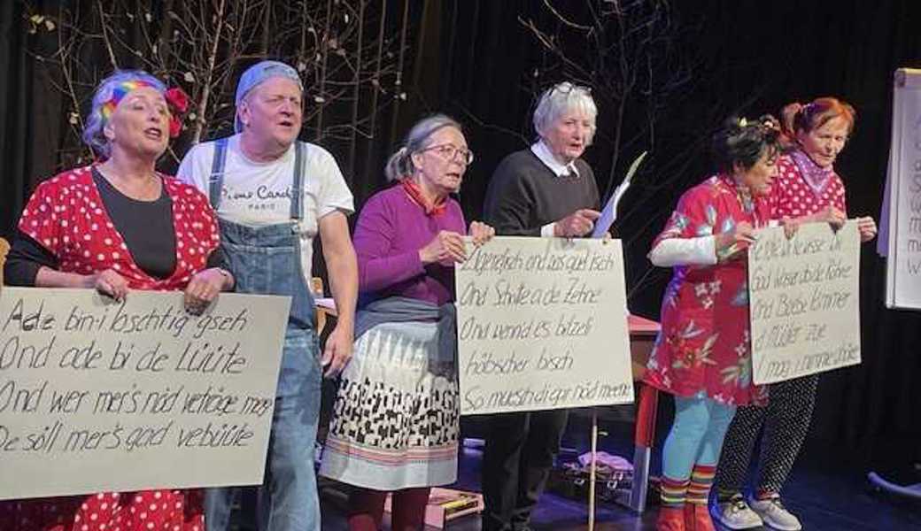 Das Altstätter Theater in der Schulstube auf der Diogenes-Bühne. 