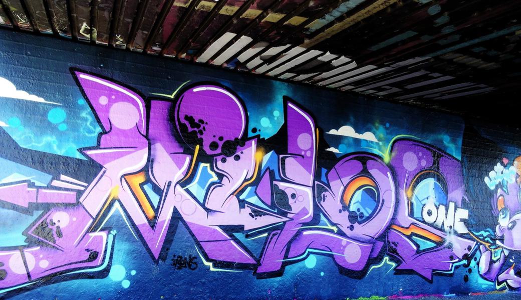 Bevor man ein Graffiti gestalten kann, muss man  die Technik erlernen.