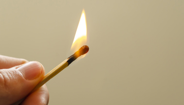 Ehepaar wegen Brandstiftung angeklagt: Richtergremium fällt Urteil nach langer Beratung