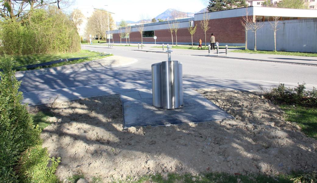 Der öffentliche Unterflurcontainer an der Ecke Brändli-/Römerstrasse in Heerbrugg ist recht neu.