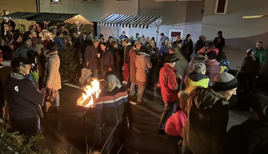 Die Weihnachtsfeier an der Büchler Krippe lässt ein Gemeinschaftsgefühl entstehen