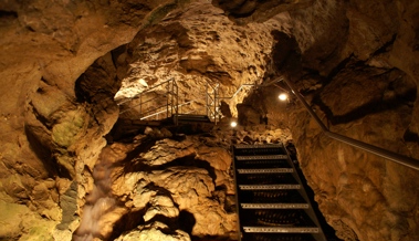 Mehr Wasser macht das Erlebnis in der Kristallhöhle imposanter