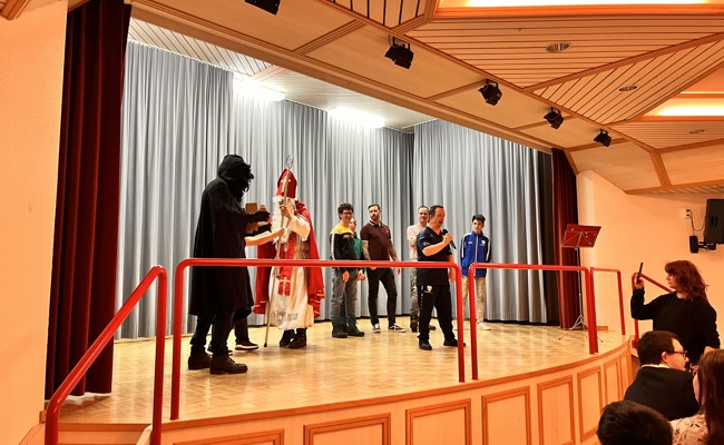Samichlaus besucht PluSport Rheintal