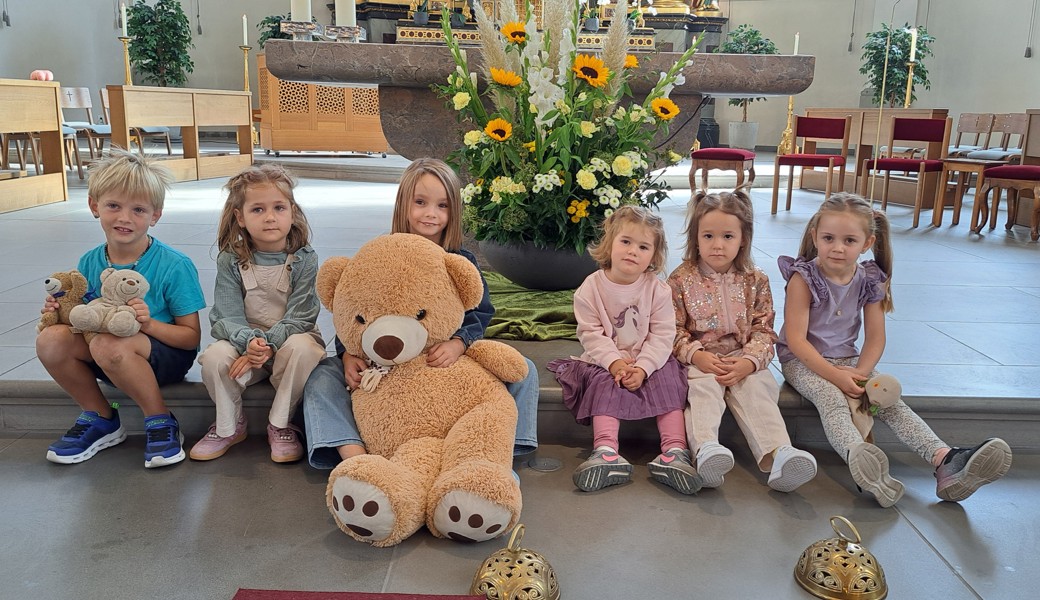 Kinder gestalten den Gottesdienst mit Herz und Freude