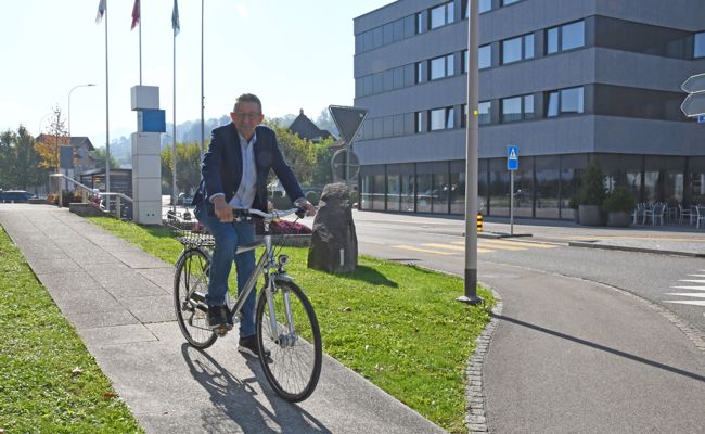 Warum Gemeindepräsident Friedauer nicht auf der Industriestrasse radelt