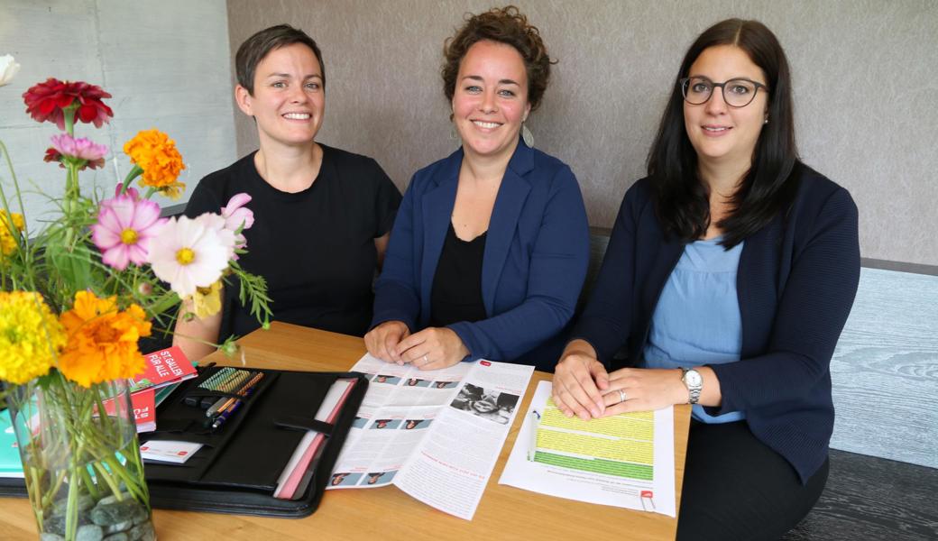 Michèle Zutter (von links), Karin Hasler und Laura Bucher setzten sich vertieft mit der Situation der Kinderbetreuung und der Vereinbarkeit von Beruf und Familie im Rheintal auseinander. 