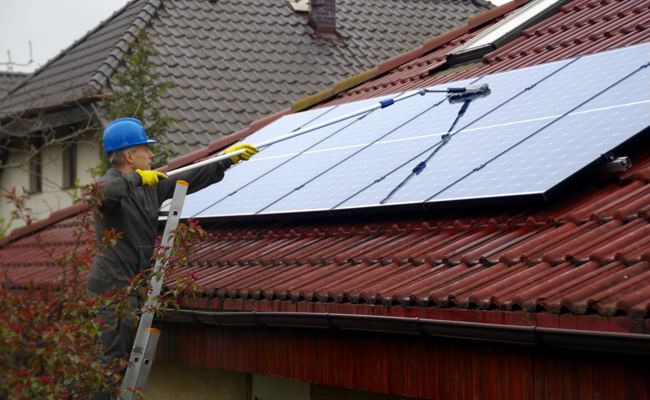 Bis zu 20 Prozent weniger Strom: Sieben Tipps gegen schmutzige Solarpanels