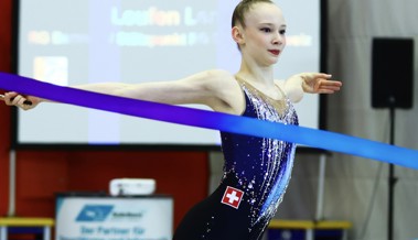 Gymnastin Leni Leufen gewinnt in Domat/Ems die Goldmedaille