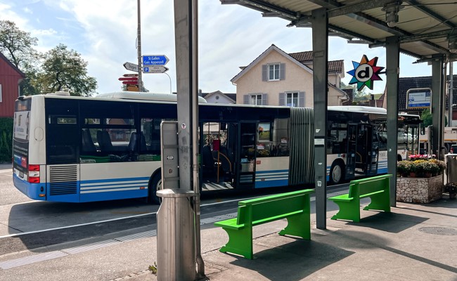 Das Bänkli-Problem bei der Bushaltestelle ist gelöst