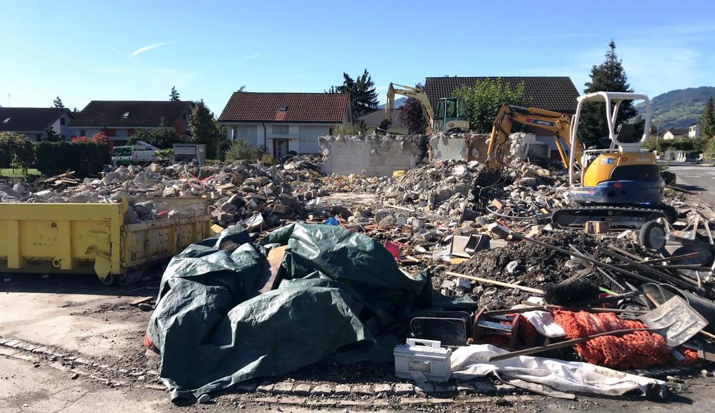 Auf dieser 1091 Quadratmeter grossen Parzelle in einem Einfamilienhausquartier entsteht eine neue Überbauung.