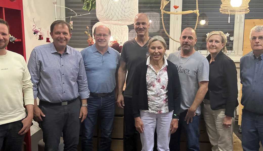 Die Mitte Widnau (von links): Peter Frei, Parteipräsident Patrick Dürr, Kurt Bartl, Thomas Hasler, Claudia Metzler, Peter Grüninger, Yvette Werner und Leo Thurnherr. 