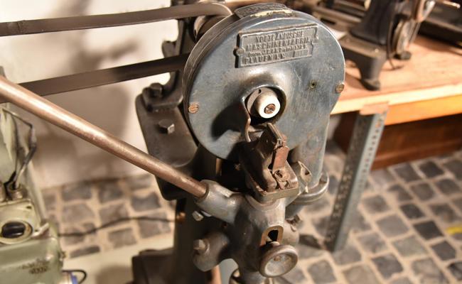 Mausgraue Maschine wird zum Star