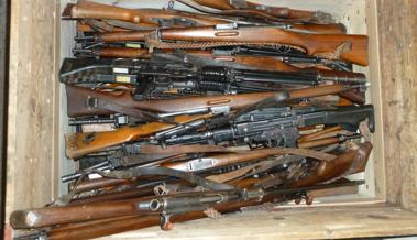 Polizei sammelt Waffen ein