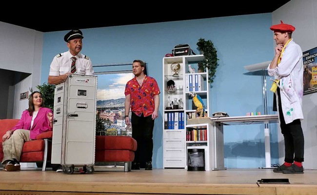 Theatergruppe Rhybrugg reist ans Volkstheaterfestival und spielt um die «goldene Meringue»