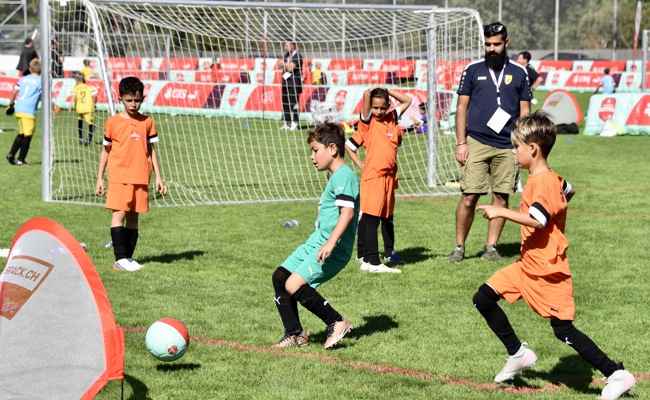 50 Bilder vom Football Festival auf der St.Margrether Rheinau