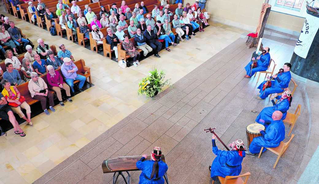 Fernöstliche Klänge: Die Formation Khukh Mongol bei ihrem Konzert. Fernöstliche Klänge: Die Formation Khukh Mongol bei ihrem Konzert.