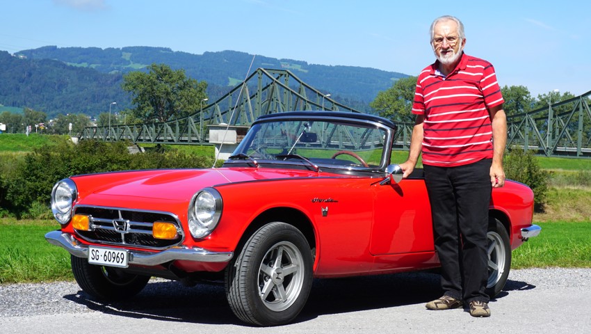Noch heute ist Bruno Weder sehr gern in seinem selbst restaurierten Honda 800 Cabrio unterwegs.