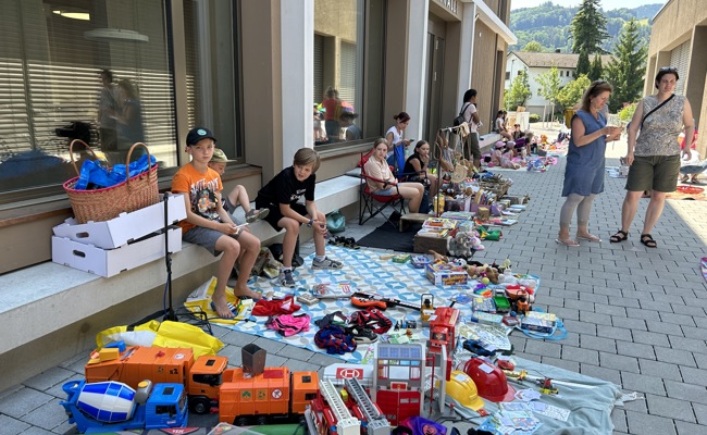Kinderflohmarkt – Altbewährtes suchte neue Käufer und Käuferinnen