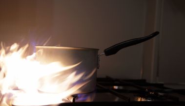 70 Einsatzkräfte bei Küchenbrand in einem Mehrfamilienhaus im Einsatz 70 Einsatzkräfte bei Küchenbrand in einem Mehrfamilienhaus im Einsatz