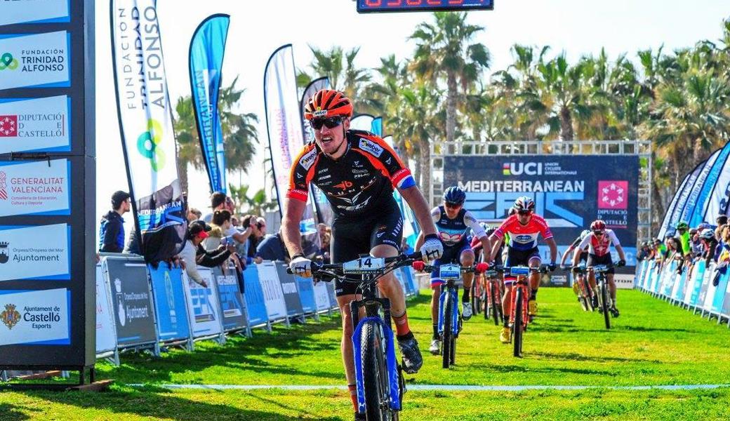 Simon Vitzthum entschied am Etappenrennen in Spanien zwei Teilstücke für sich. In der dritten Etappe über 80 Kilometer siegte er im Sprint einer elfköpfigen Spitzengruppe.