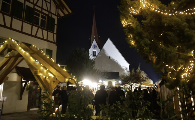Impressionen vom Weihnachtsmarkt in Montlingen