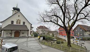 Atmosphäre und Begegnung fördern: Dorfplatz und Pärkli erhalten ein neues Gesicht