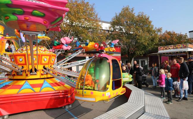 Buntes Treiben an der Kilbi in Rüthi