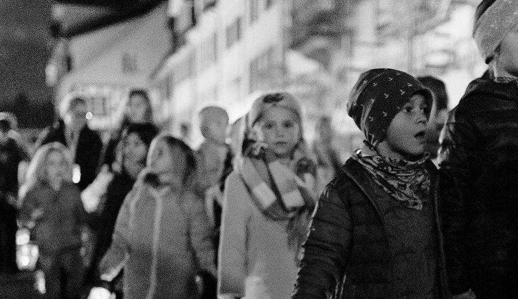 Die Kinder erleuchteten mit ihren Laternen die Nacht. Bild: pd
