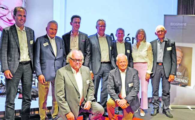 Buchvernissage: Biografie über Hans Huber «Dienen vor verdienen» vorgestellt