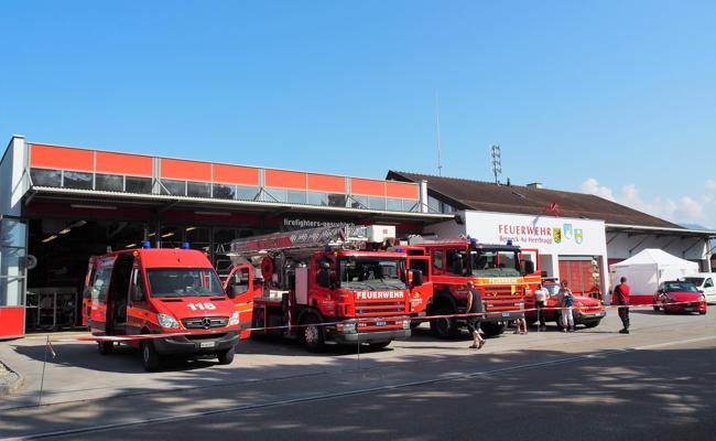 Drei Feuerwehren öffnen ihre Depot-Tore