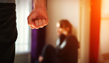Häusliche Gewalt im Kanton St.Gallen: Zahlen 2023 gestiegen - viele Minderjährige beteiligt