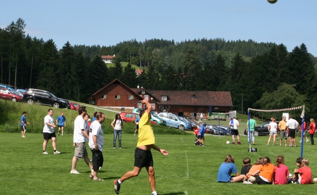 Grümpelturnier auf idyllisch gelegenem Sportplatz: Zehn Faustball-Teams starten am 25. Mai