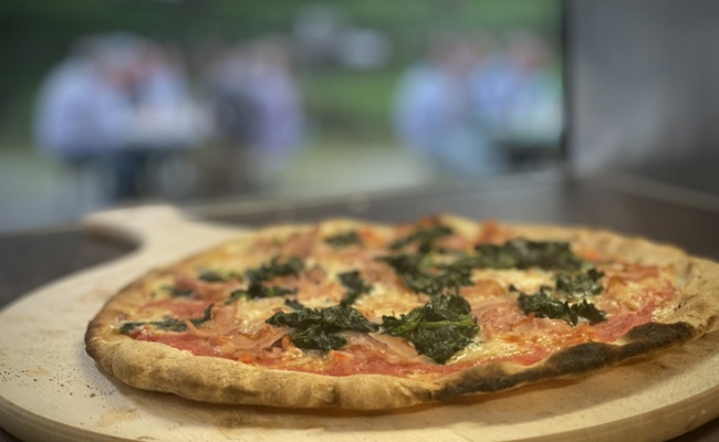 Was ist der Unterschied zwischen einer Pizzeria und einer Inkassofirma?
