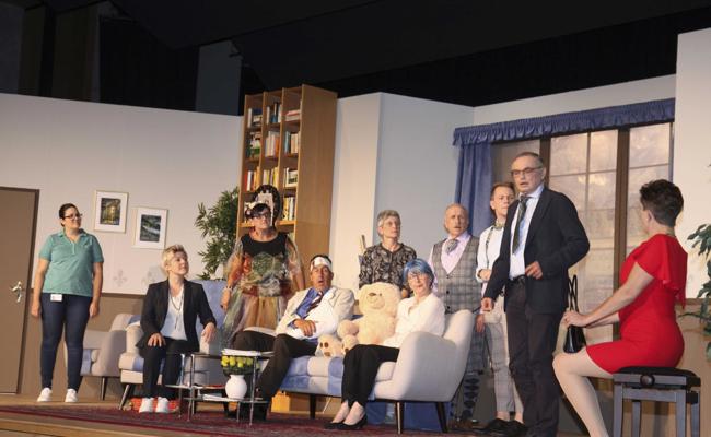 Eine sonderbare Dame in der Villa Waldheim