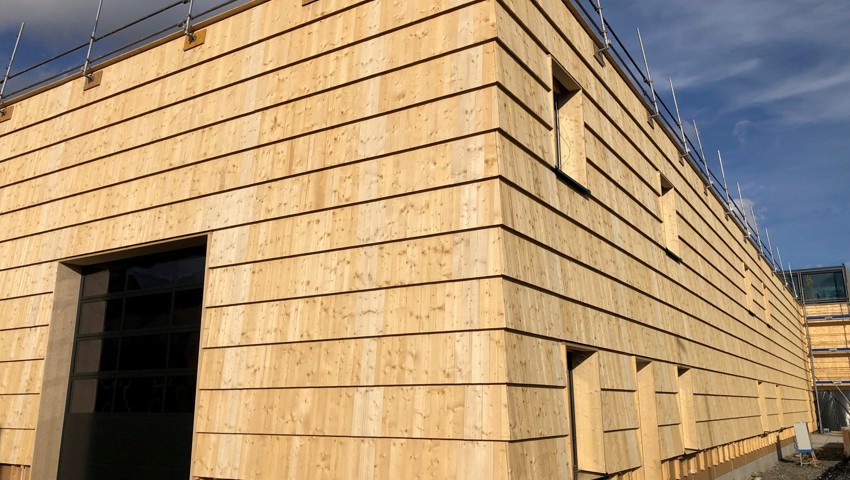 Nüesch Weine feierte Aufrichtefest: Bald ist der Neubau bezugsbereit Nüesch Weine feierte Aufrichtefest: Bald ist der Neubau bezugsbereit