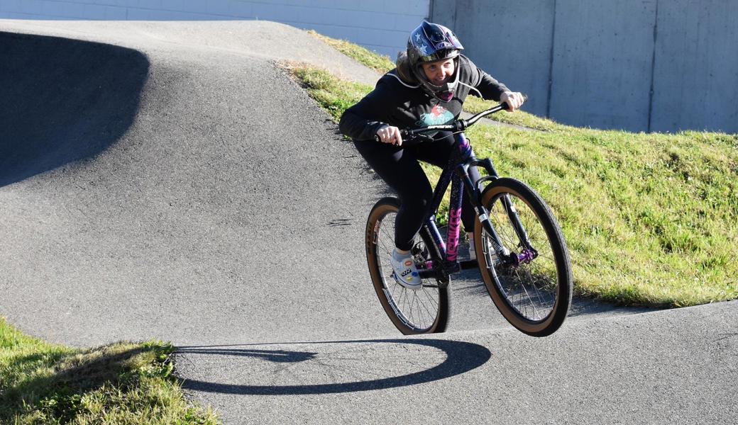 Sarah Stieger hat genug Schwung für einen Zielsprung. Sarah Stieger hat genug Schwung für einen Zielsprung.