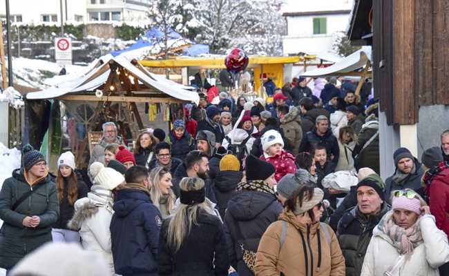 Mittendrin im Wintermärchen - der Balger Weihnachtsmarkt trumpfte mit dem besten Wetter auf