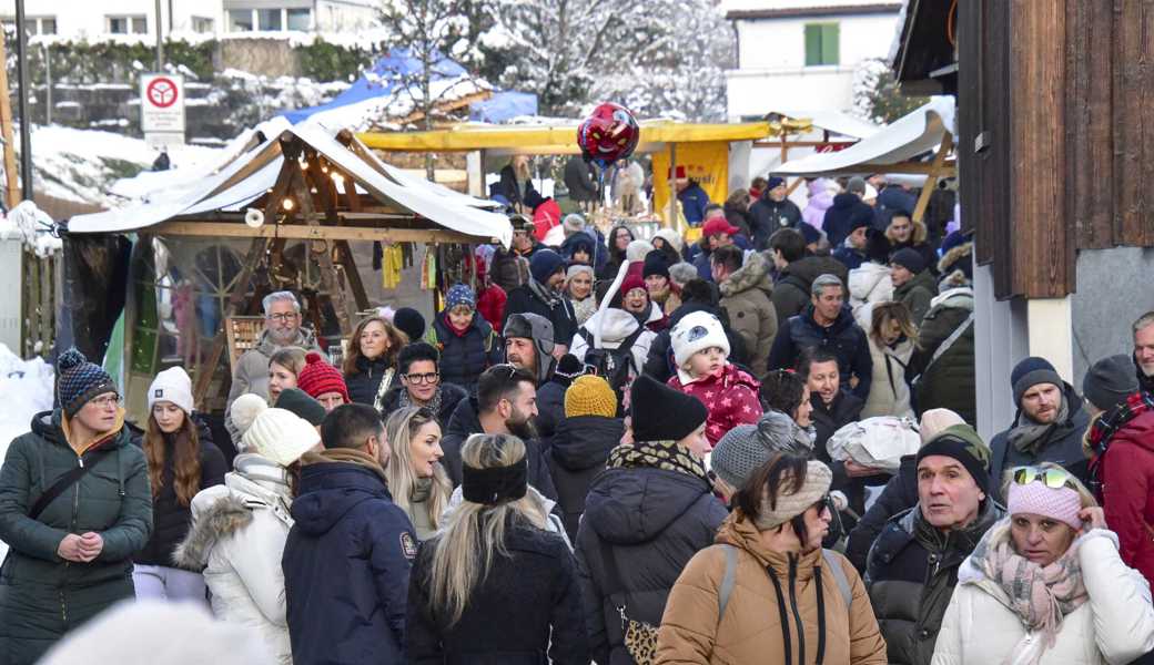 Immer am ersten Adventssonntag wird das historische Balgach zum geschäftigen Marktdorf.