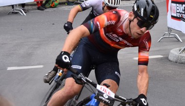 Thomas Litscher kocht Olympiasieger Tom Pidcock ab und fährt im Short Race aufs Weltcup-Podest