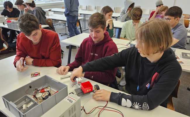 TecDay an der Kanti: «Das Ergebnis ist bei Frauen oft besser»