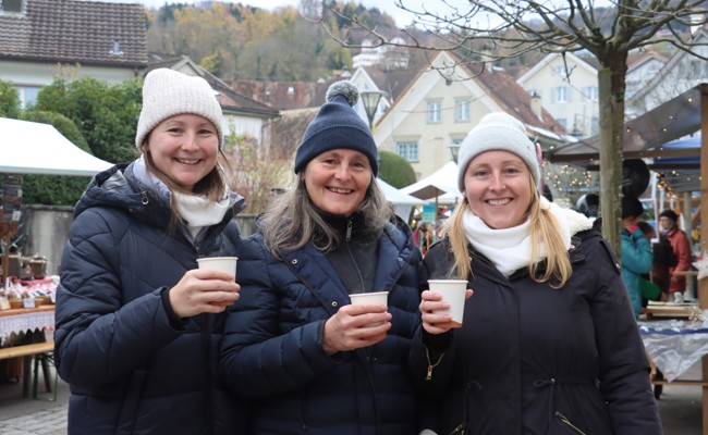 Glühwein und die Gerstensuppe der Männerriege wärmten am «Sterntag»