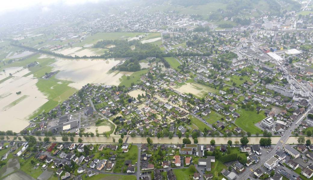 Hochwasser wie hier am 2. Juni 2013 in Widnau ist ein wiederkehrendes Problem, das alle Rheintaler Gemeinden kennen.