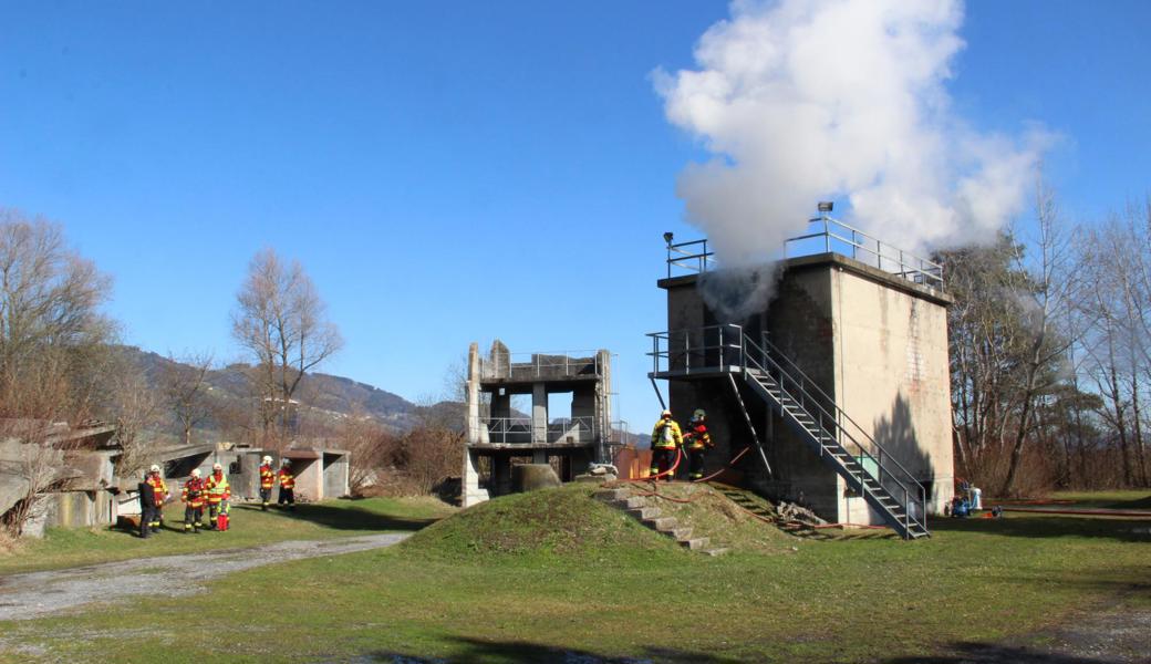 Der Kanton will das Brandhaus auf dem Areal des früheren Zivilschutzausbildungszentrum weghaben. Die Feuerwehr hingegen möchte weiterhin ein solches für ihre Ausbildung zur Verfügung haben.