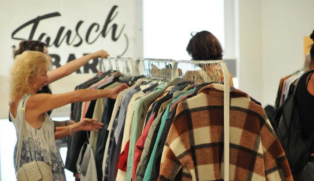Von dir zu mir: Kleider tauschen statt kaufen