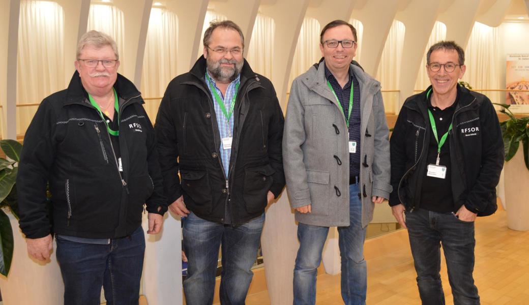 Hansjörg Keel (v.l.), Josef Wyss, Ralph Dietsche und Bruno Schmid gehören seit zehn Jahren dem Regionalen Führungsstab Oberes Rheintal an. Sie standen in dieser Zeit vor allem bei Hochwasser- und Unwetterereignissen als Koordinationsstelle und Bindeglied zwischen den Blaulichtorganisationen und den Behörden im Einsatz. 