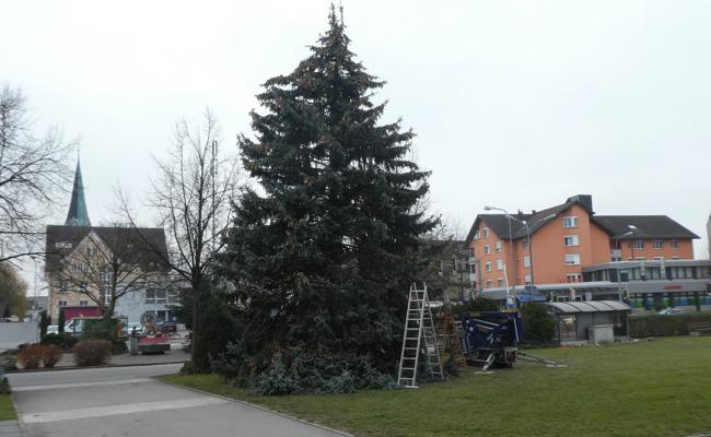 Zwölf Meter Weihnachtsschmuck