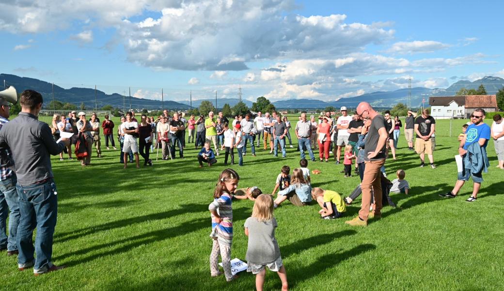 Beim Spielplatz neben der Überbauung Eichpark fordern über 150 Eichberger, dass es auch im unteren Dorfteil keine Antenne geben soll.