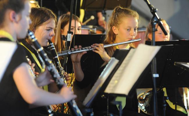 Bombenstimmung am Fest der Auer Jubiläen