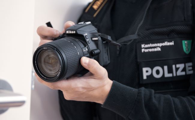Geld statt Glace erbeutet: Unbekannte brachen in Glacewagen ein und stahlen Bargeld